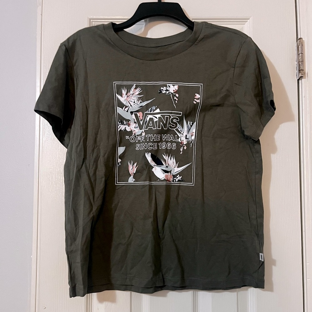 (2) Vans Tee & Drift kitchen t shirts